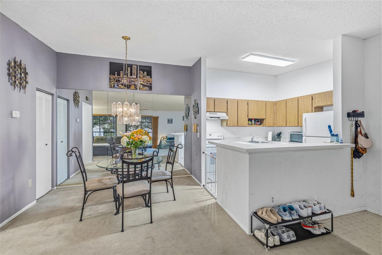 6015 LAKETREE LN #B, TEMPLE TERRACE, FL, 33617