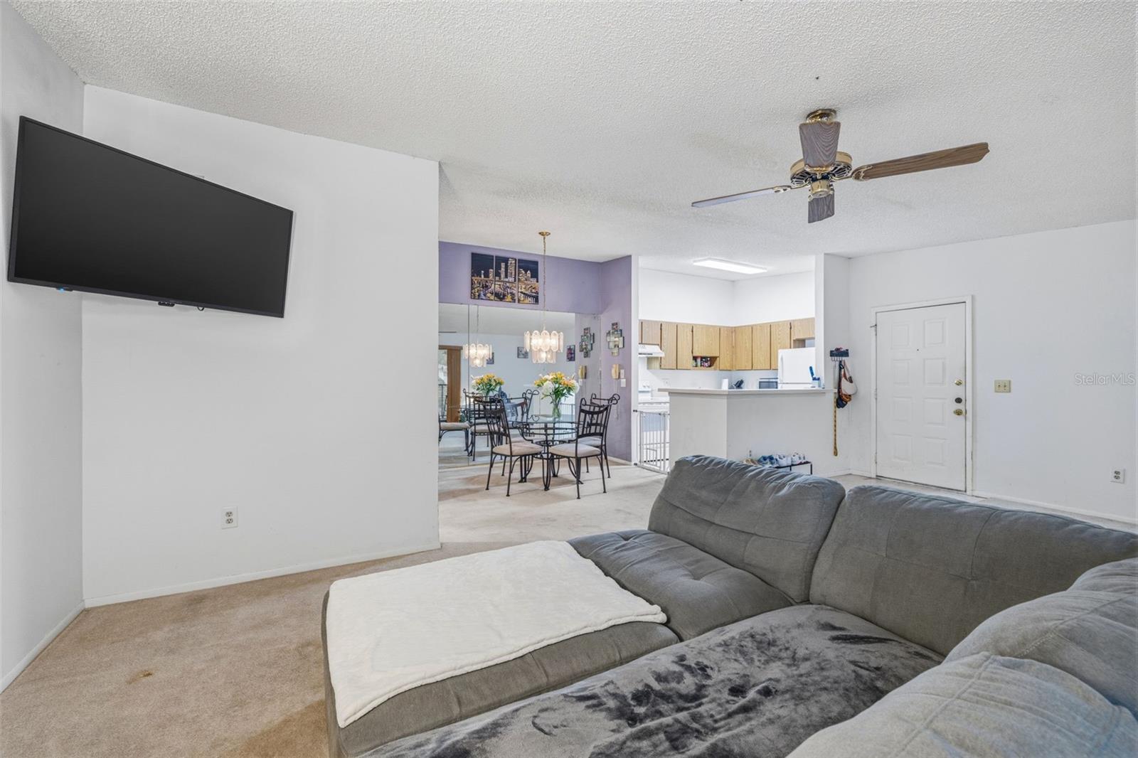 6015 LAKETREE LN #B, TEMPLE TERRACE, FL, 33617