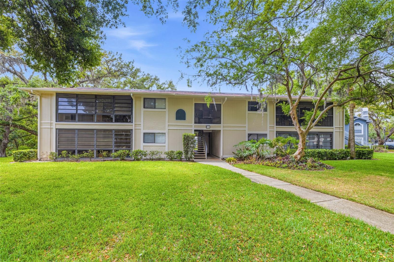 6015 LAKETREE LN #B, TEMPLE TERRACE, FL, 33617