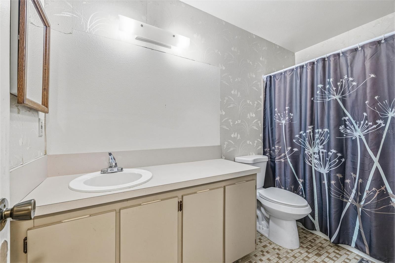 6015 LAKETREE LN #B, TEMPLE TERRACE, FL, 33617