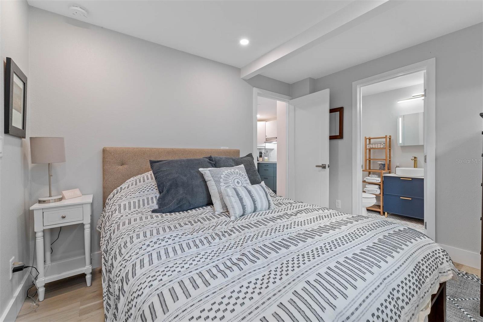 228 E HARDING #B ST, ORLANDO, FL, 32806