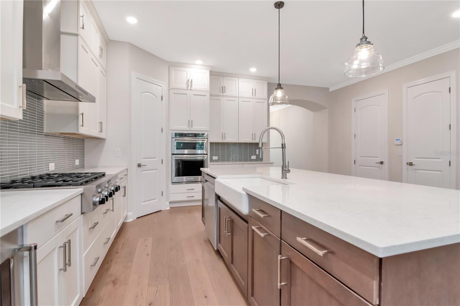 3408 W HAWTHORNE RD, TAMPA, FL, 33611