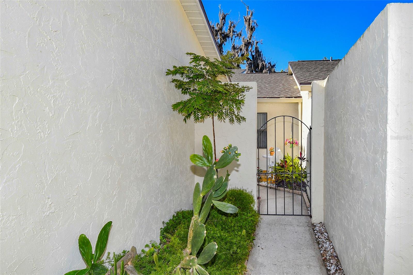 2225 CYPRESS CT #2C, TAVARES, FL, 32778