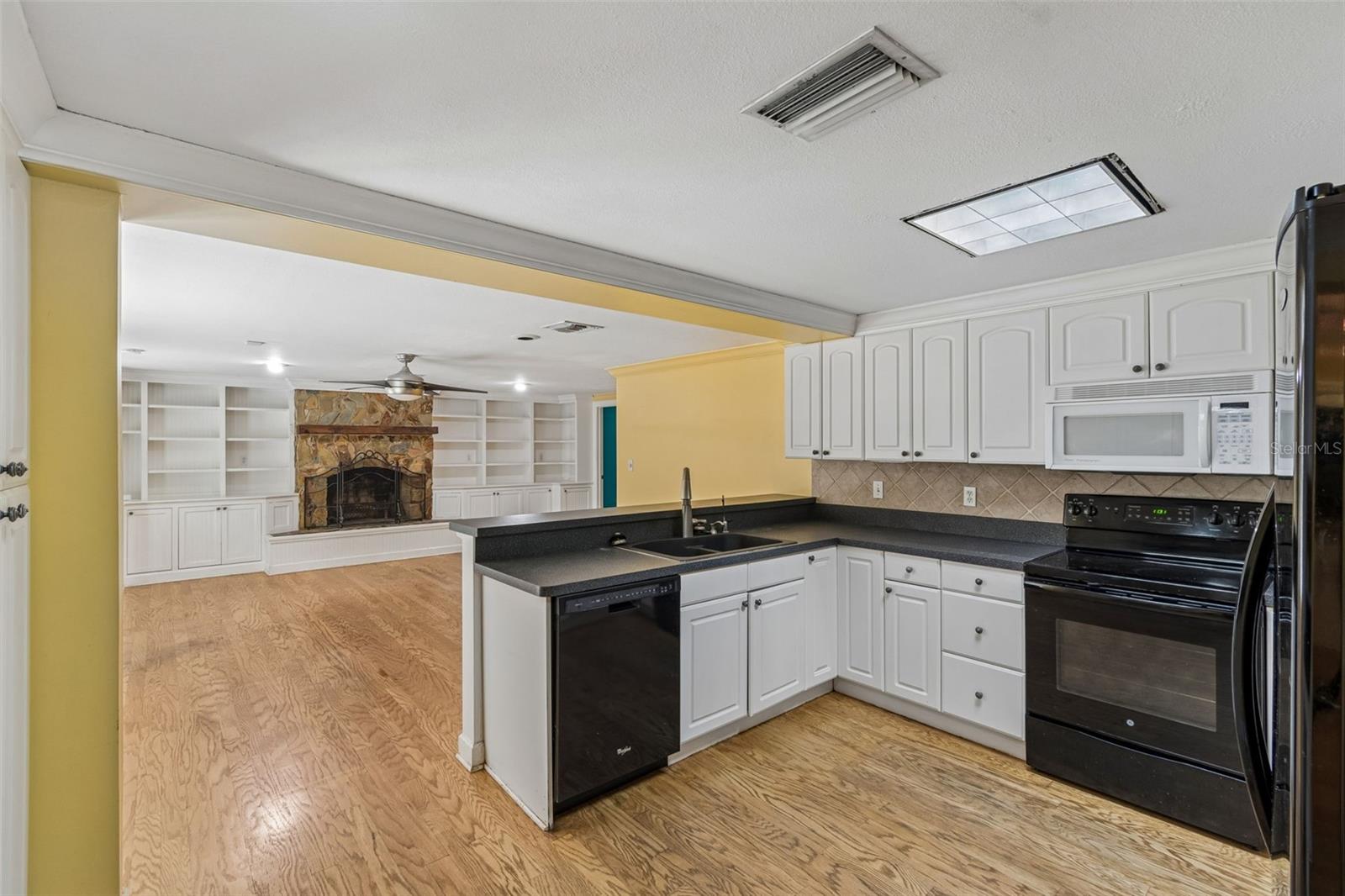 608 KRAZY LN, LUTZ, FL, 33548