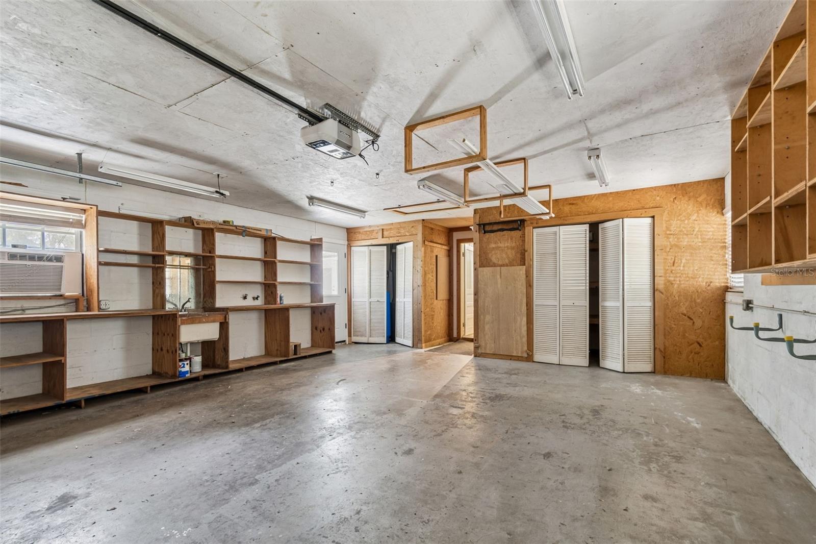 608 KRAZY LN, LUTZ, FL, 33548