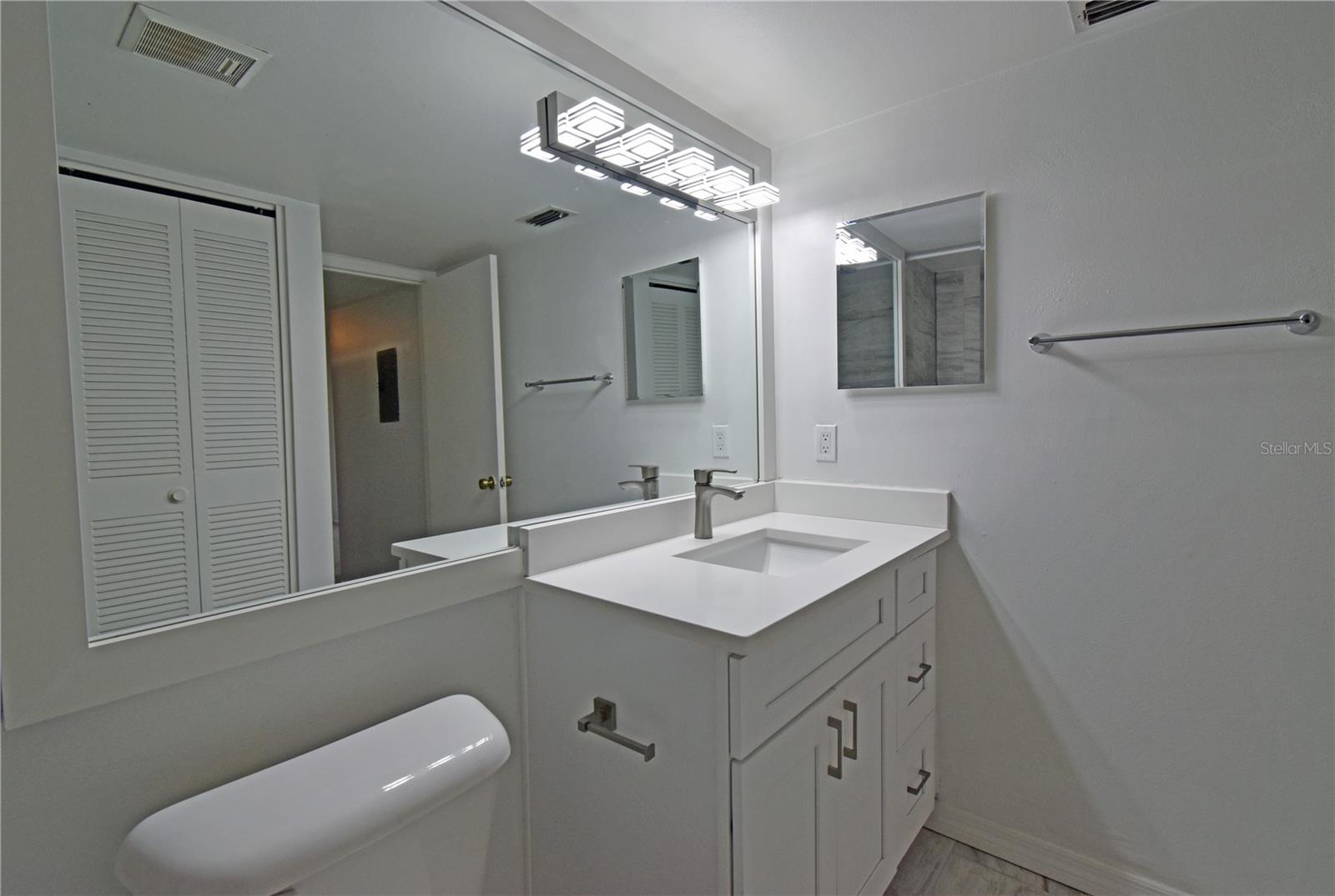 4207 WINDING MOSS TRL #208, TAMPA, FL, 33613