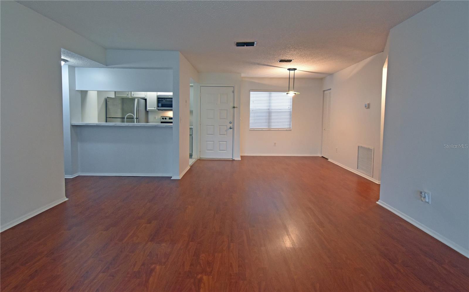 4207 WINDING MOSS TRL #208, TAMPA, FL, 33613