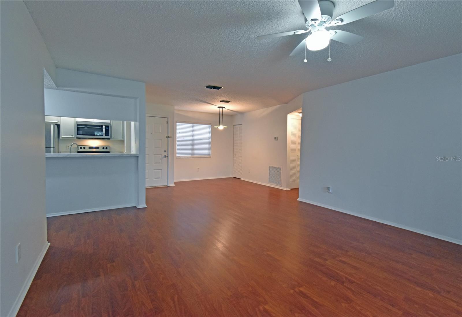 4207 WINDING MOSS TRL #208, TAMPA, FL, 33613