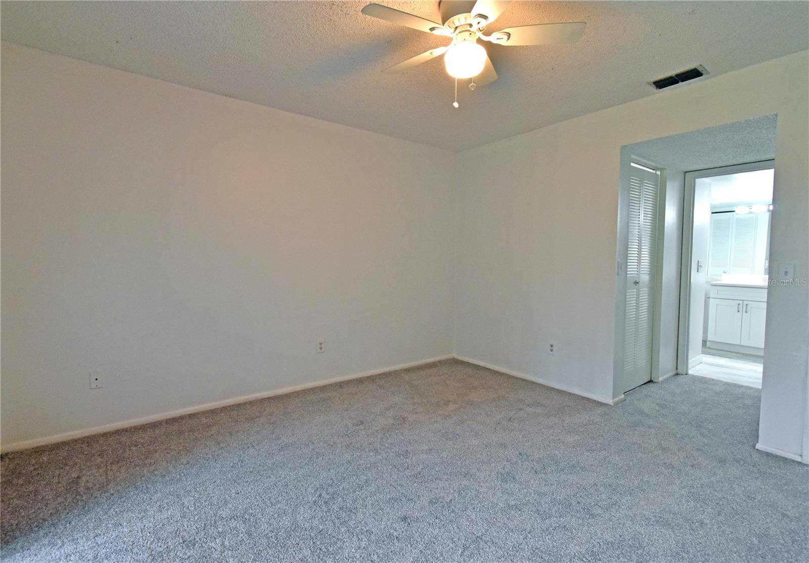 4207 WINDING MOSS TRL #208, TAMPA, FL, 33613