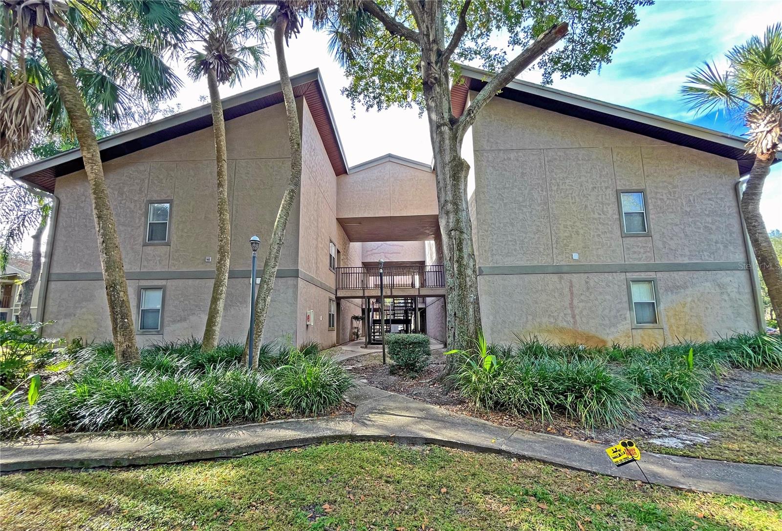 4207 WINDING MOSS TRL #208, TAMPA, FL, 33613