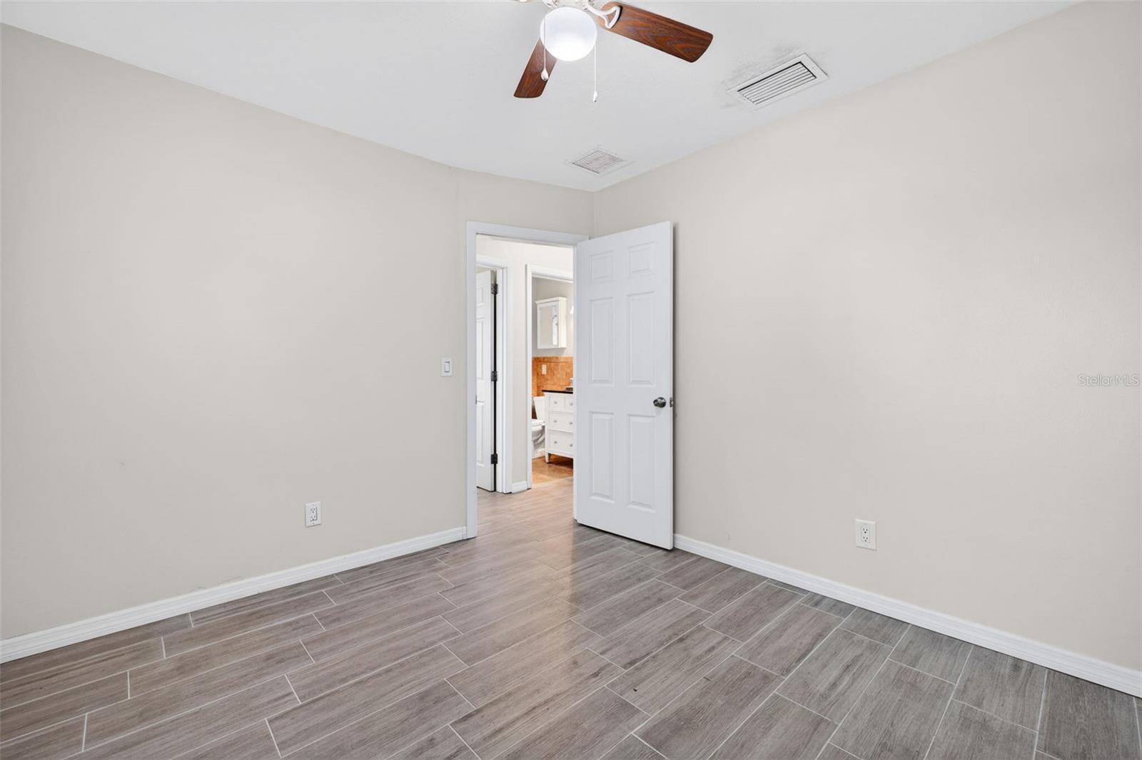 4547 SE 11TH AVE, CAPE CORAL, FL, 33904