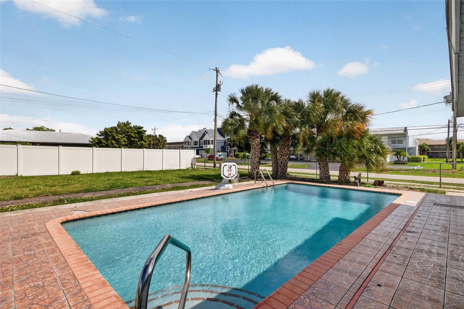 4547 SE 11TH AVE, CAPE CORAL, FL, 33904
