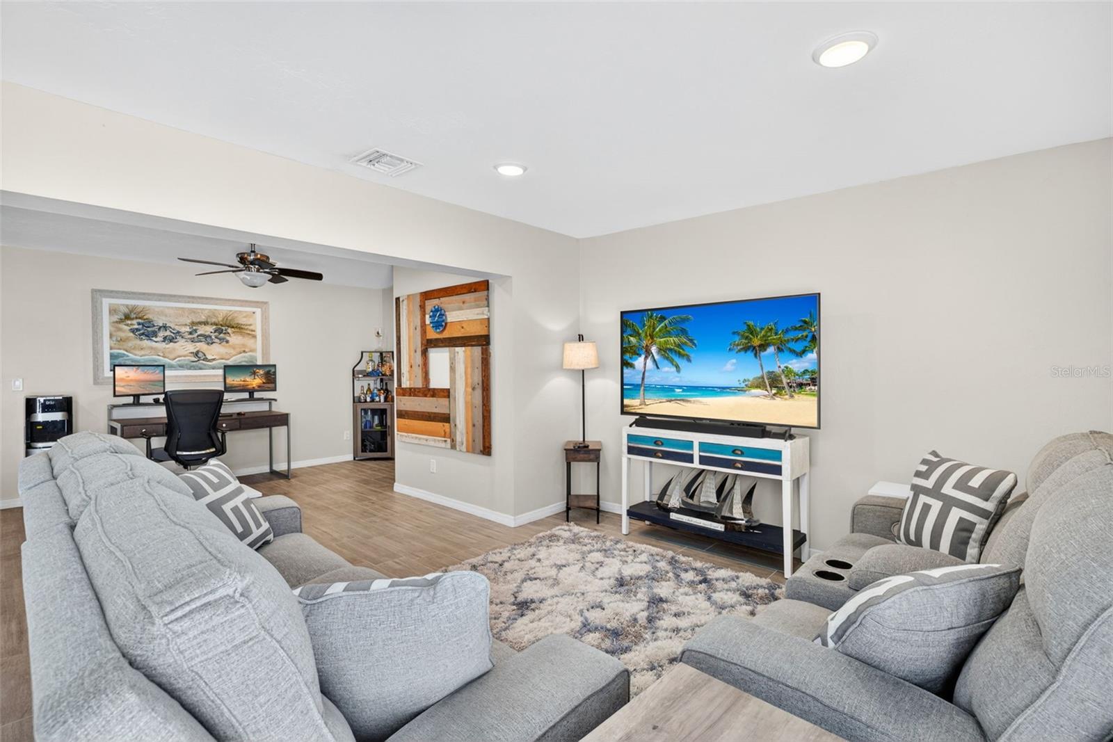 4547 SE 11TH AVE, CAPE CORAL, FL, 33904
