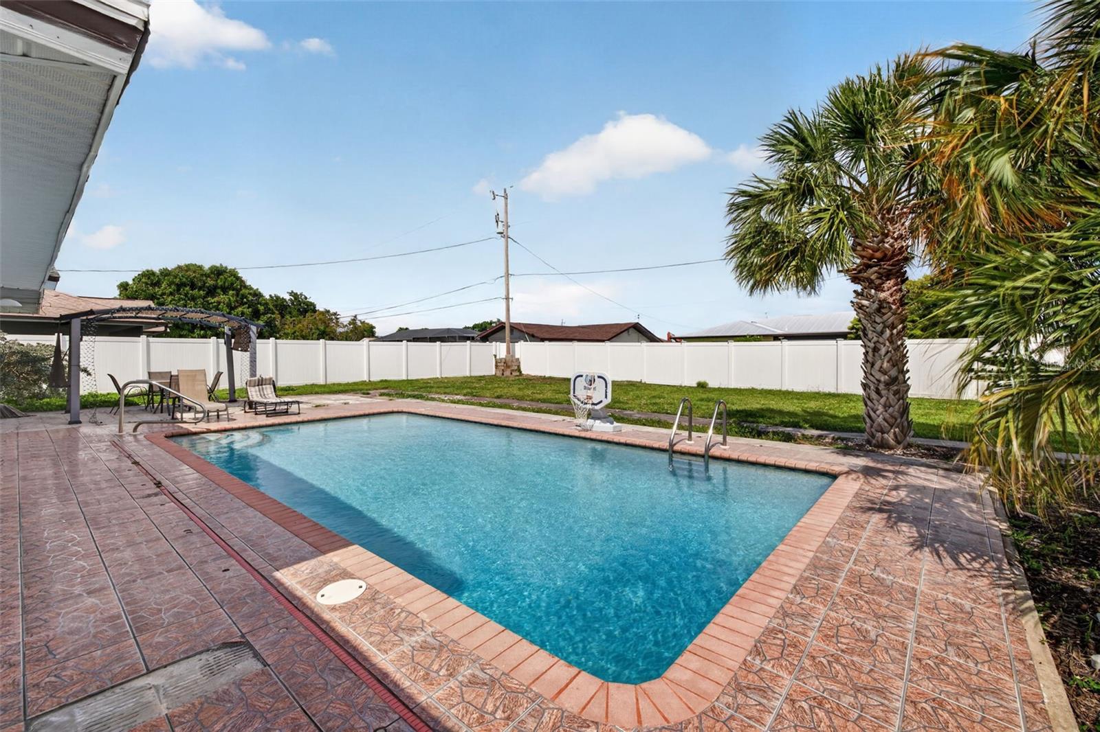 4547 SE 11TH AVE, CAPE CORAL, FL, 33904