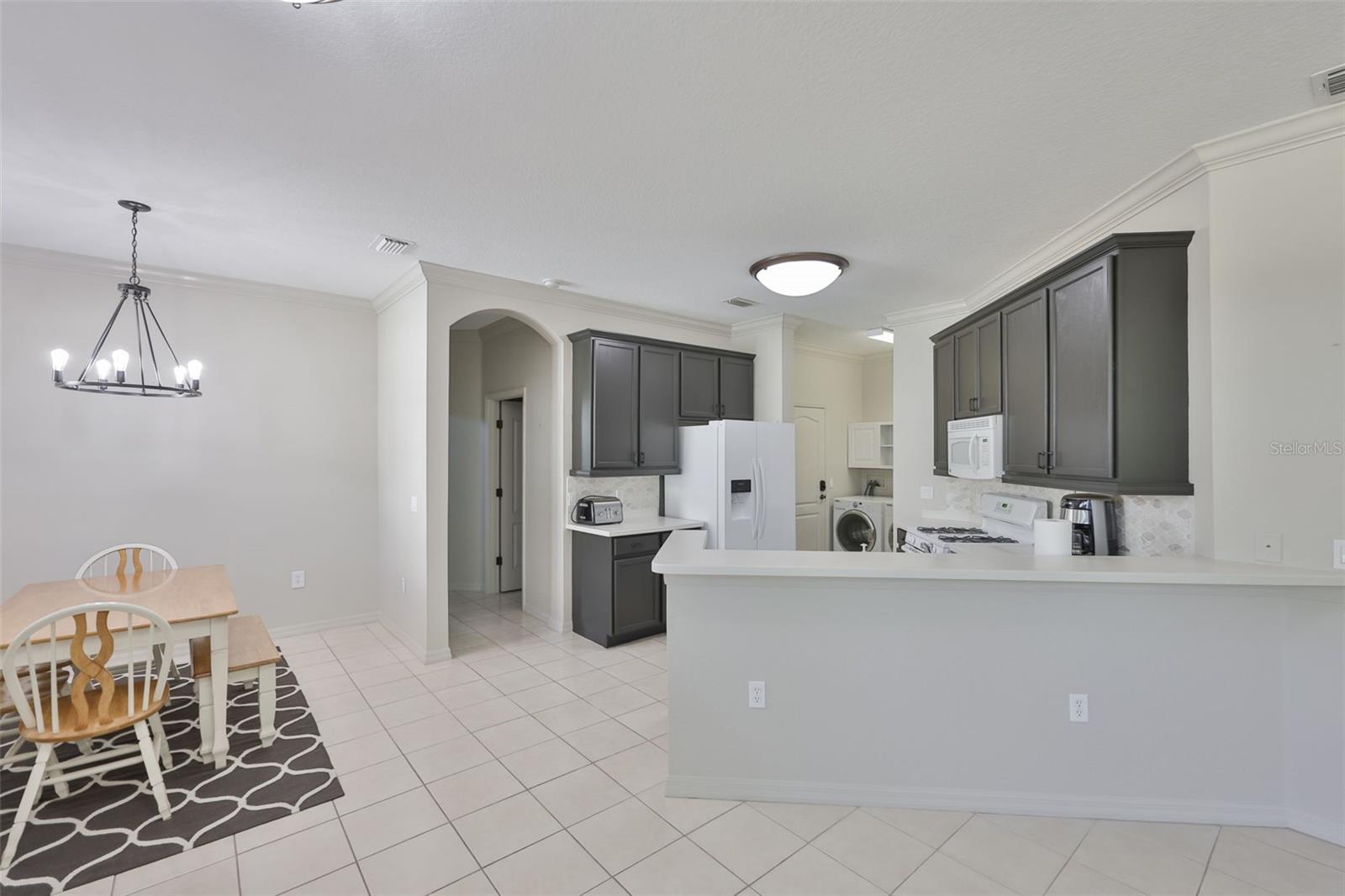 2082 SIFIELD GREENS WAY #3, SUN CITY CENTER, FL, 33573