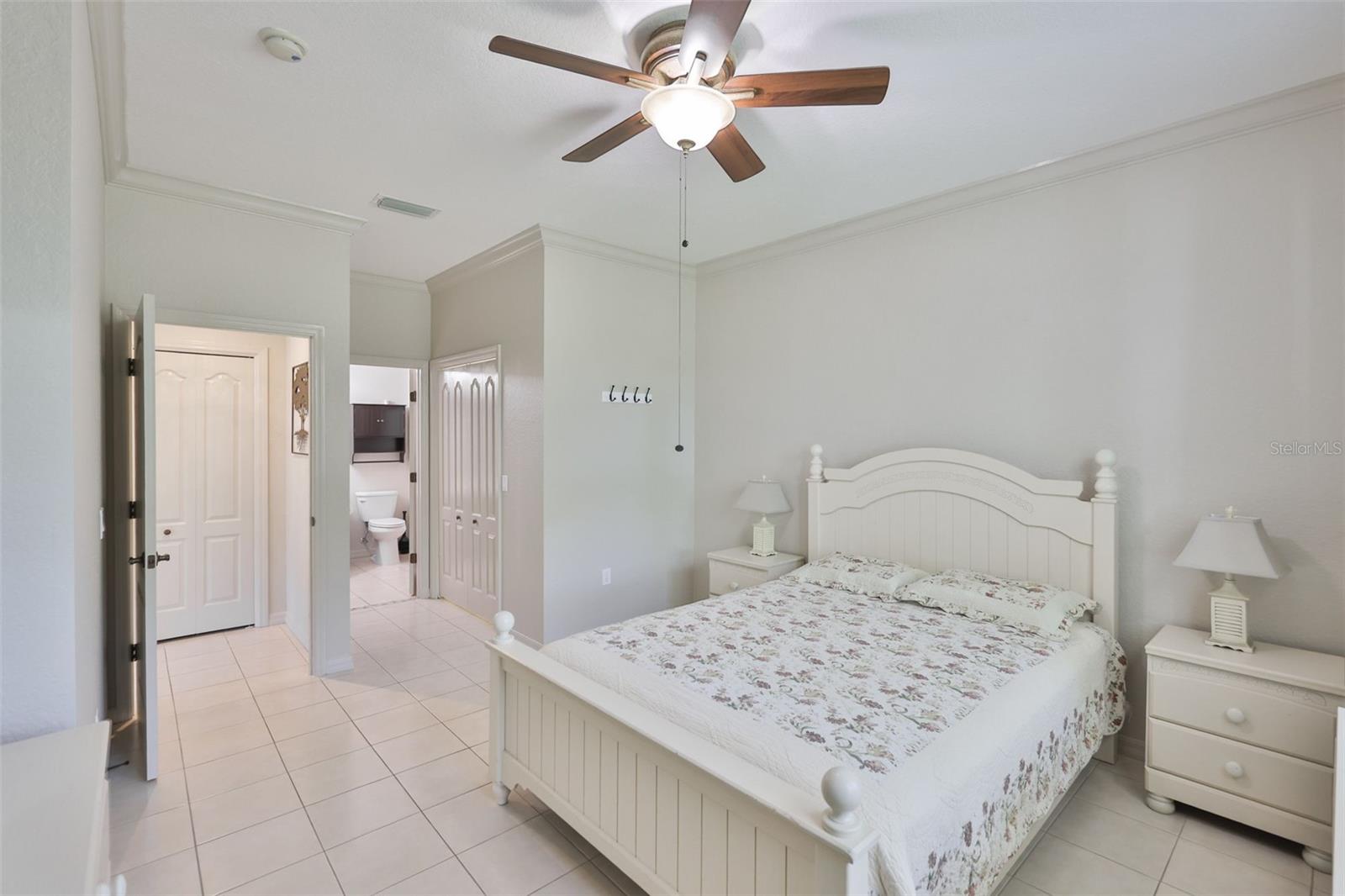 2082 SIFIELD GREENS WAY #3, SUN CITY CENTER, FL, 33573