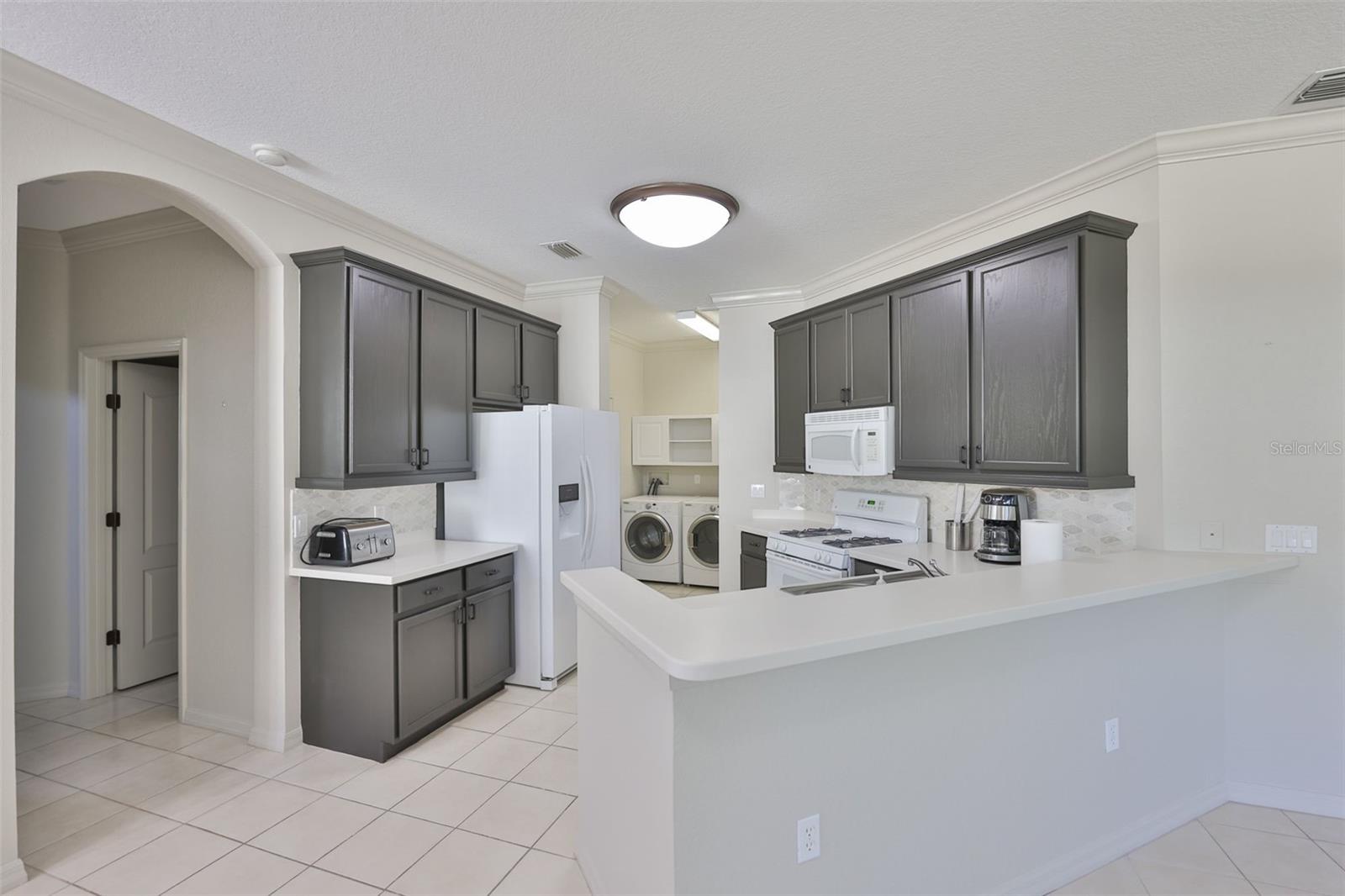 2082 SIFIELD GREENS WAY #3, SUN CITY CENTER, FL, 33573