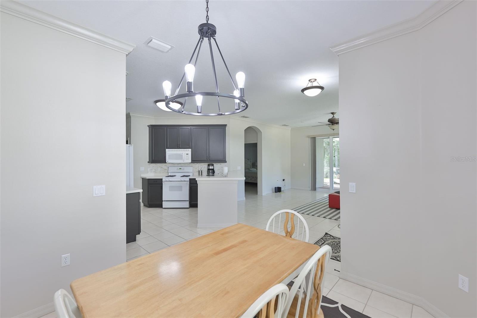 2082 SIFIELD GREENS WAY #3, SUN CITY CENTER, FL, 33573