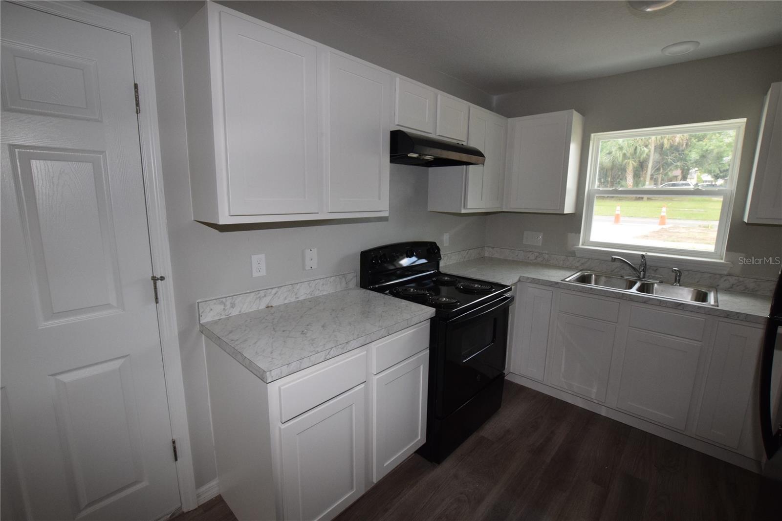 925 E MCDONALD AVE, EUSTIS, FL, 32726