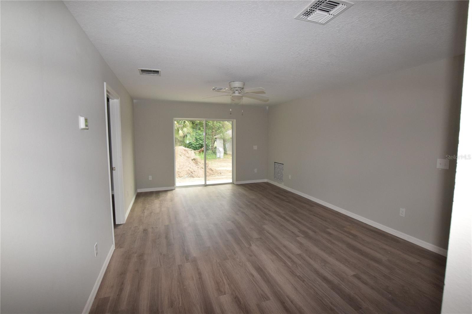 925 E MCDONALD AVE, EUSTIS, FL, 32726