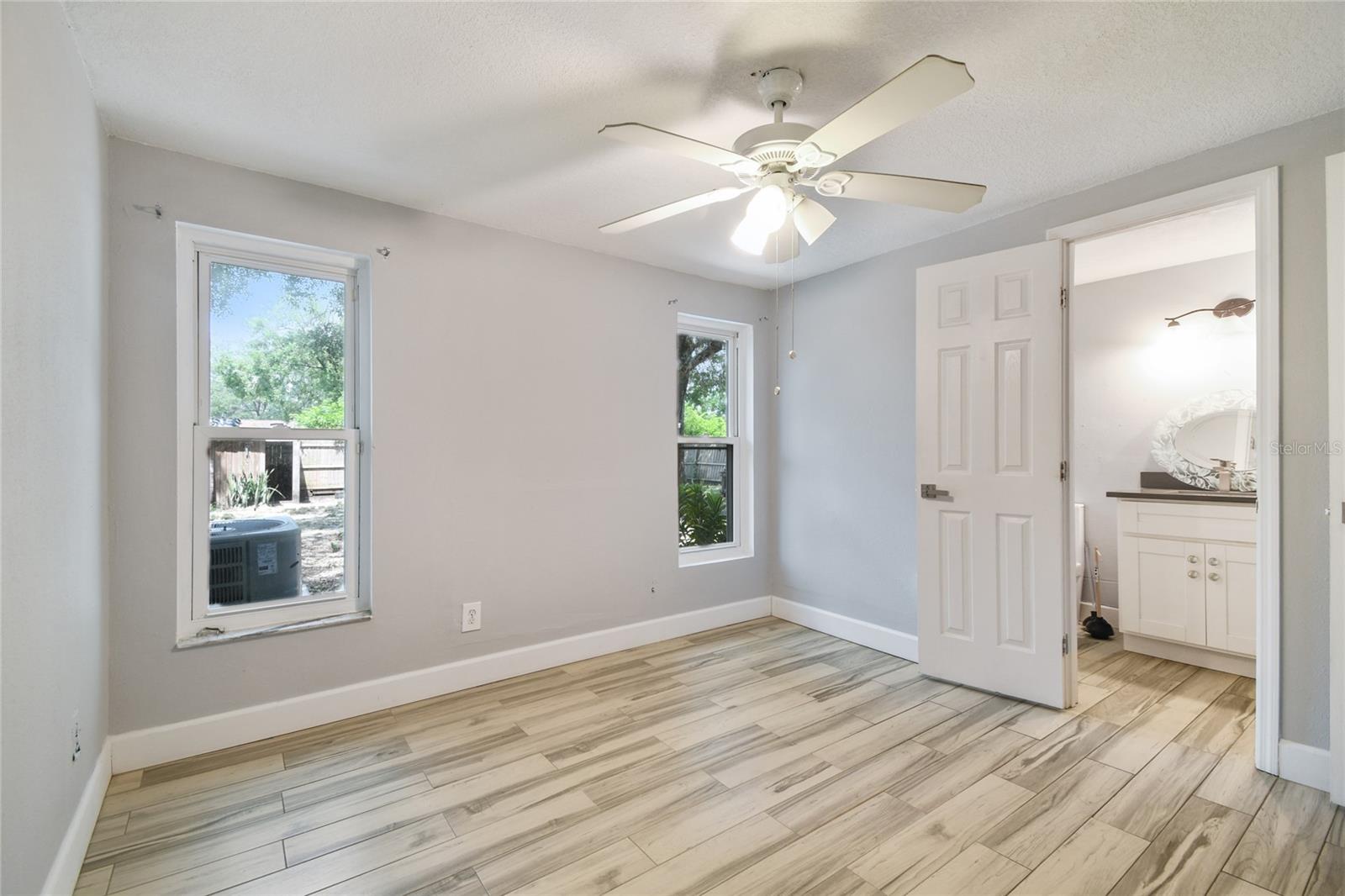 3679 SUGARCREEK DR, TAMPA, FL, 33619