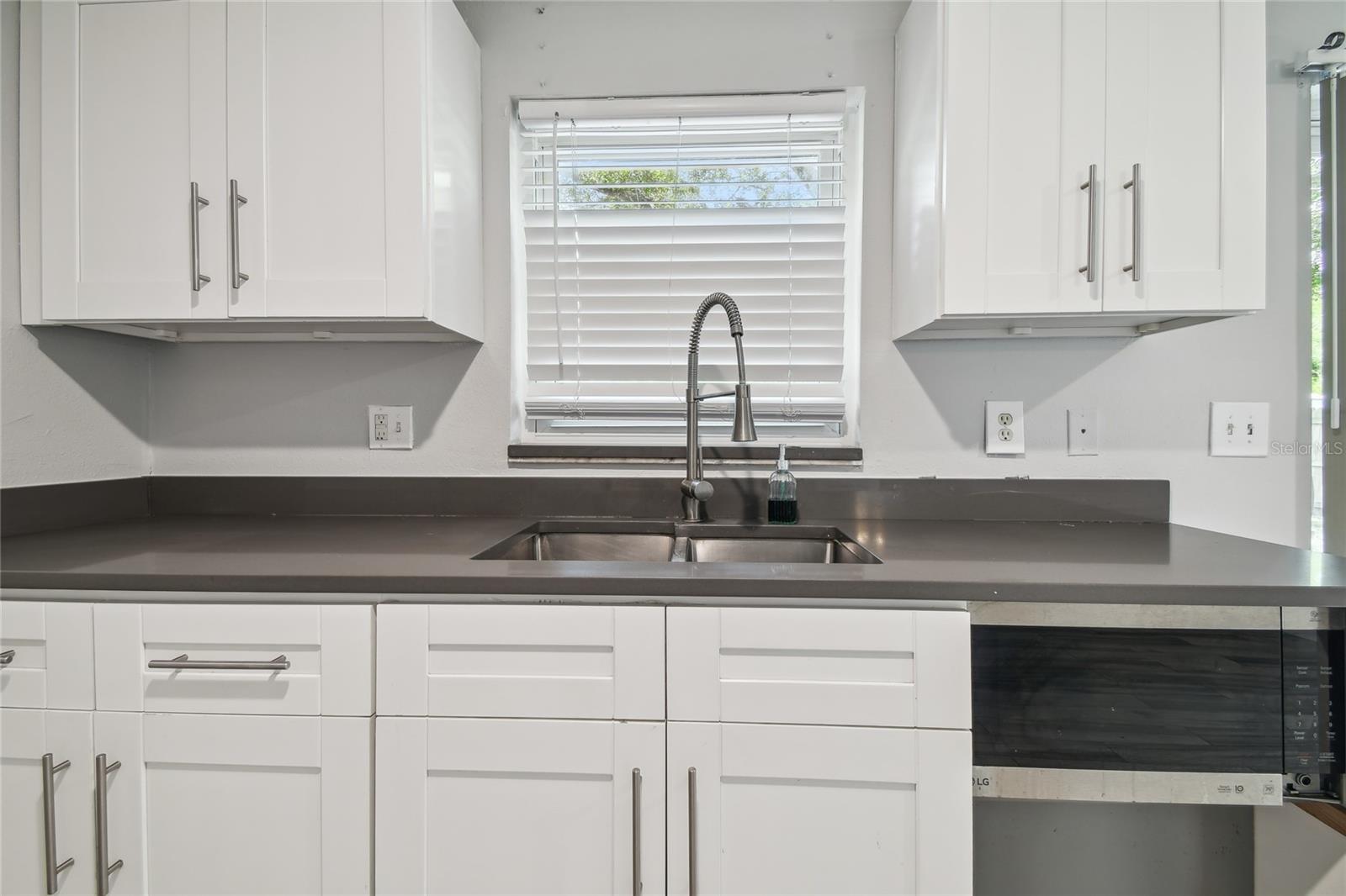 3679 SUGARCREEK DR, TAMPA, FL, 33619