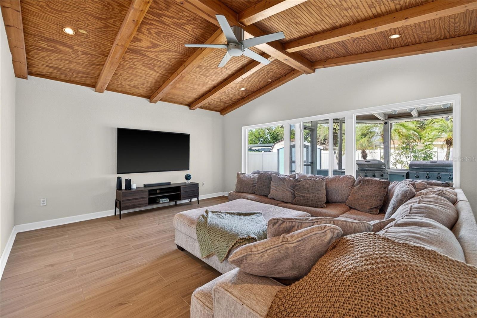 8220 QUAIL RD, SEMINOLE, FL, 33777