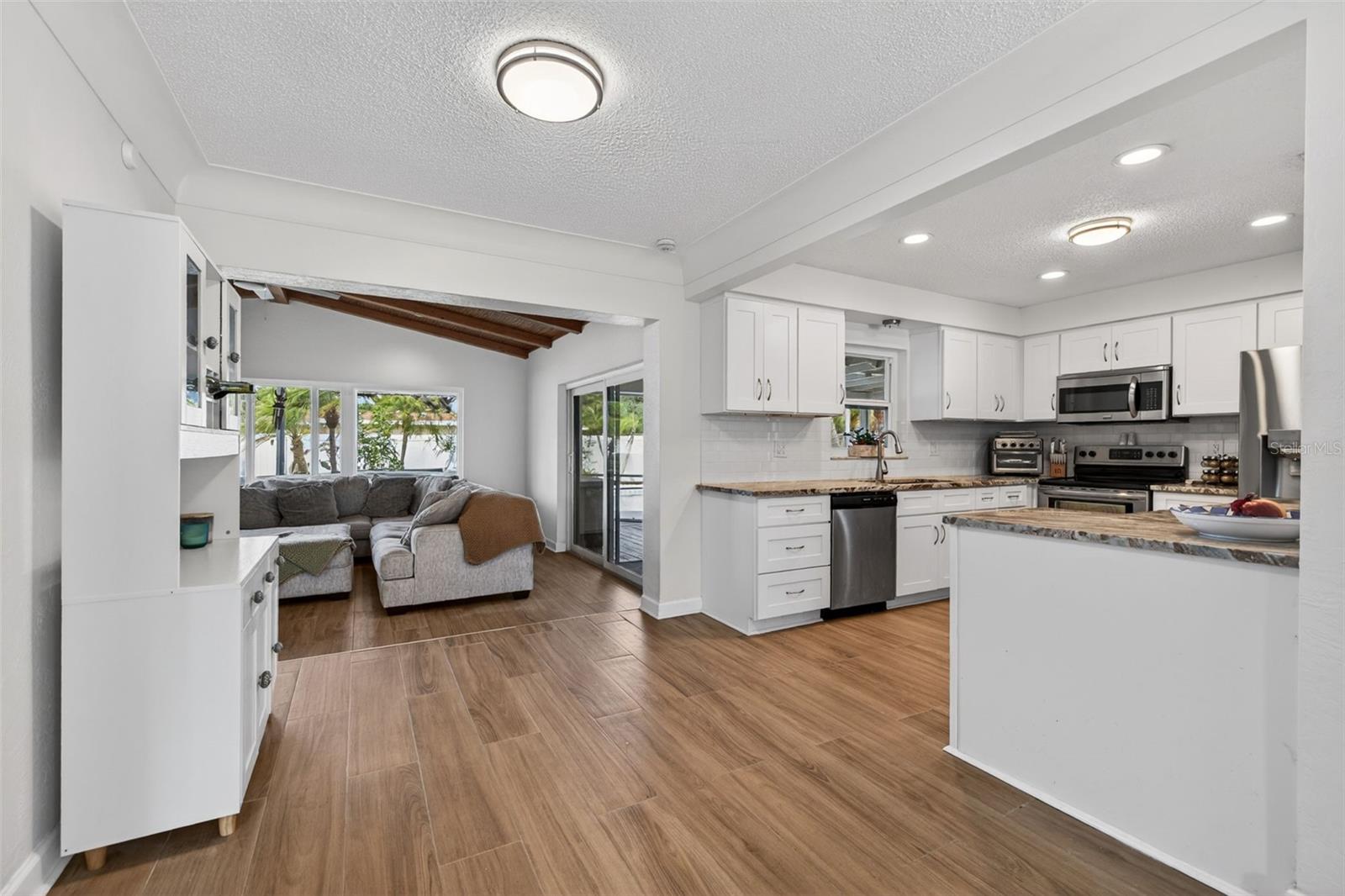 8220 QUAIL RD, SEMINOLE, FL, 33777