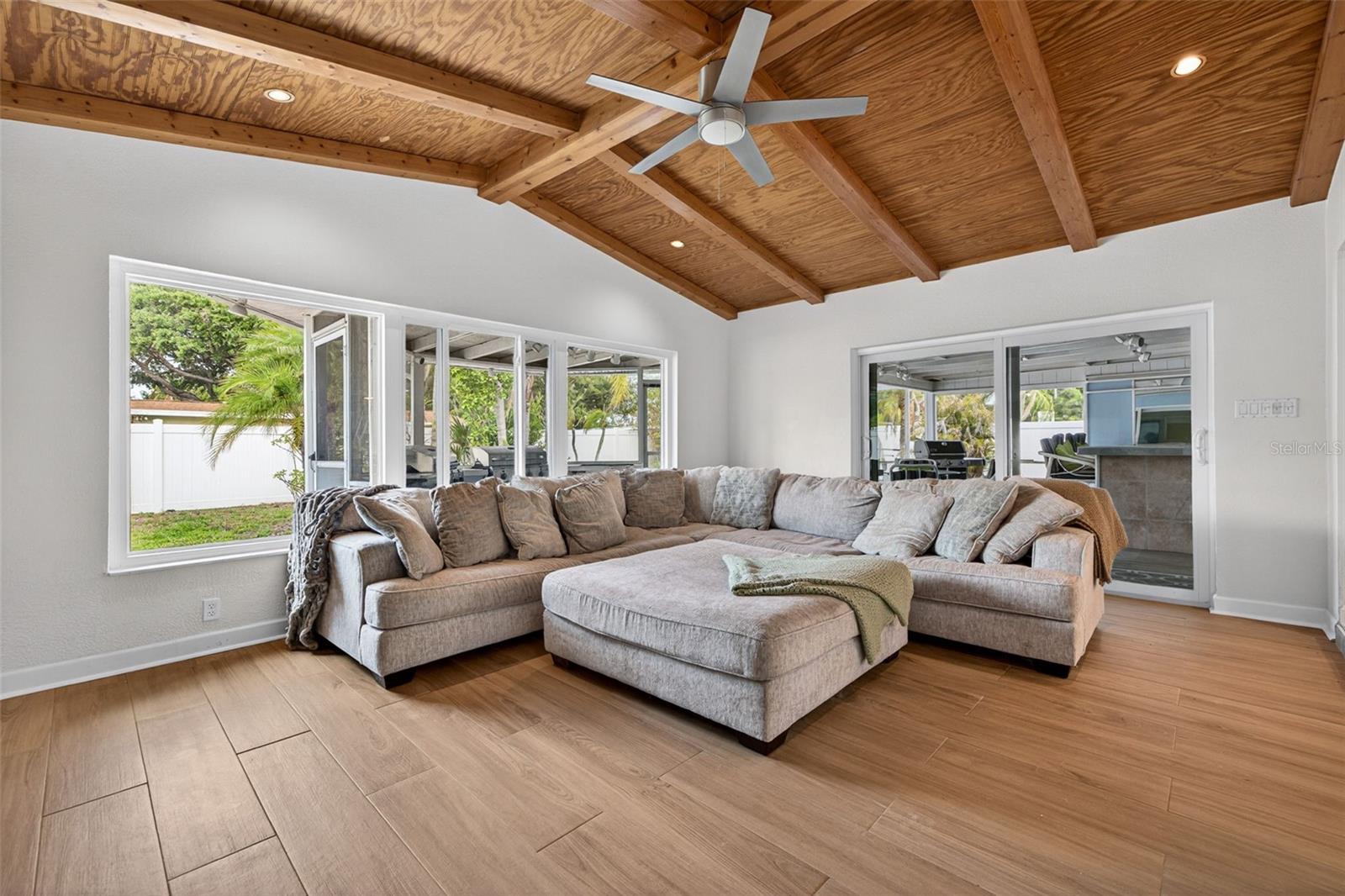 8220 QUAIL RD, SEMINOLE, FL, 33777