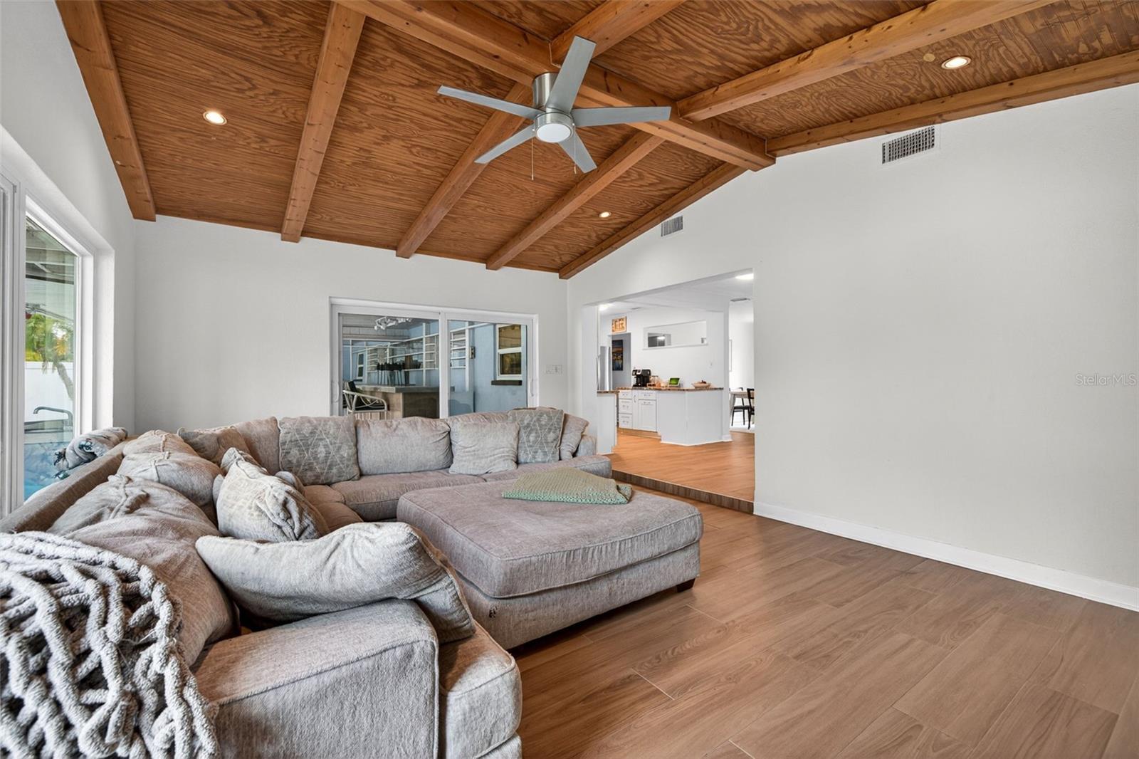 8220 QUAIL RD, SEMINOLE, FL, 33777