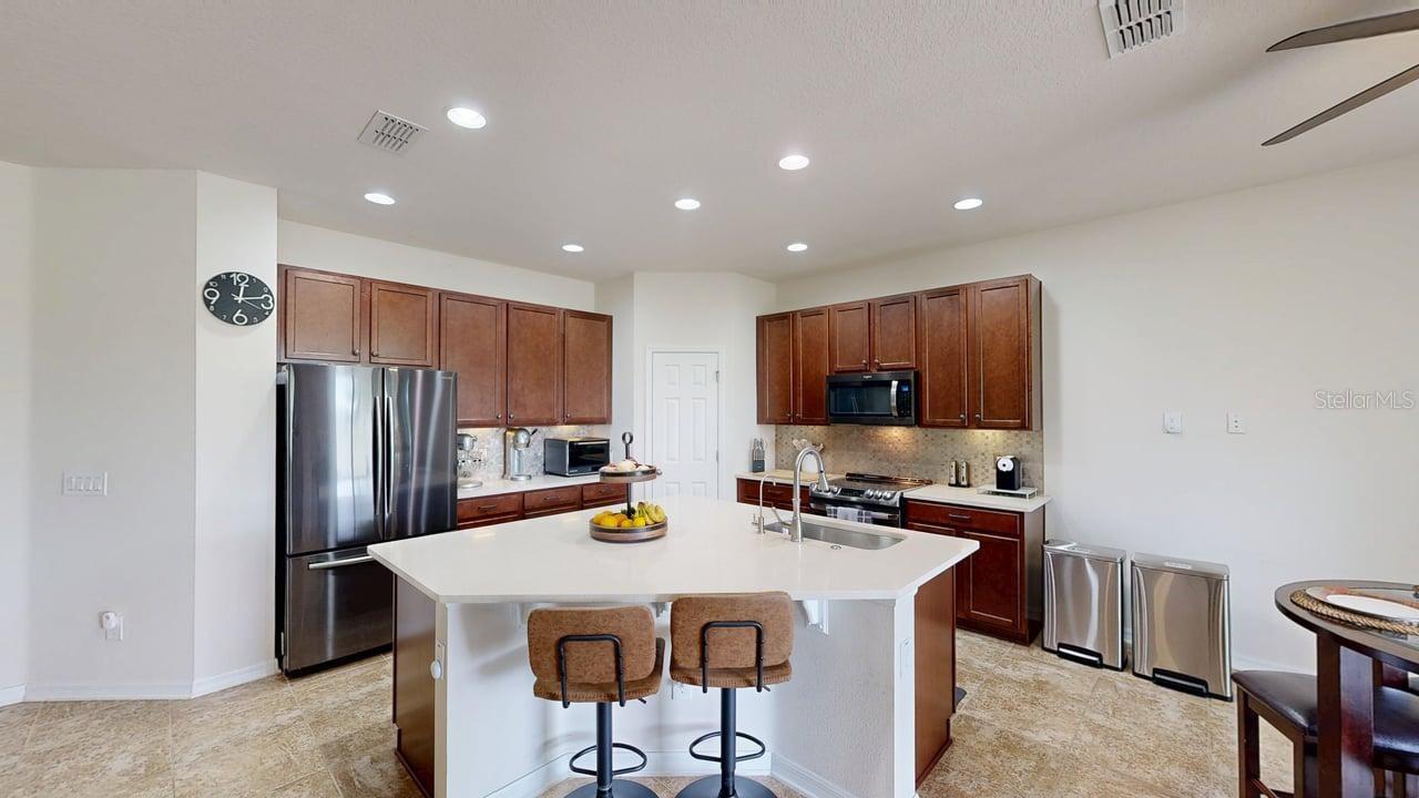 914 BAY BRIDGE CIRCLE, APOPKA, FL, 32703