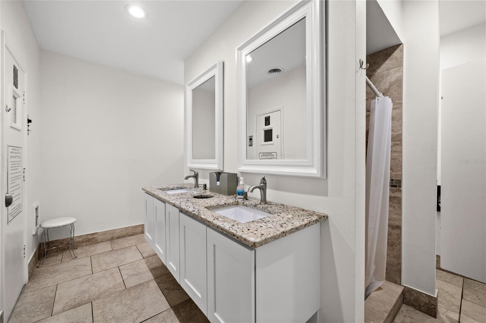2763 WOODGATE LN #301, SARASOTA, FL, 34231