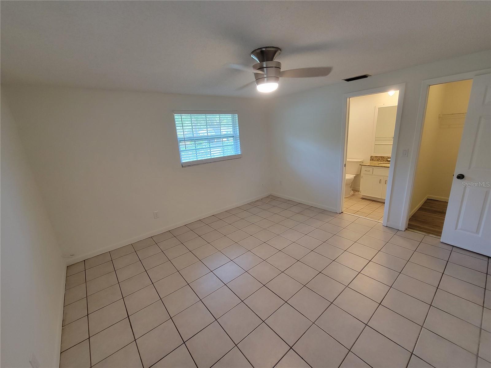 501 LAKE PALMS DR, LARGO, FL, 33771