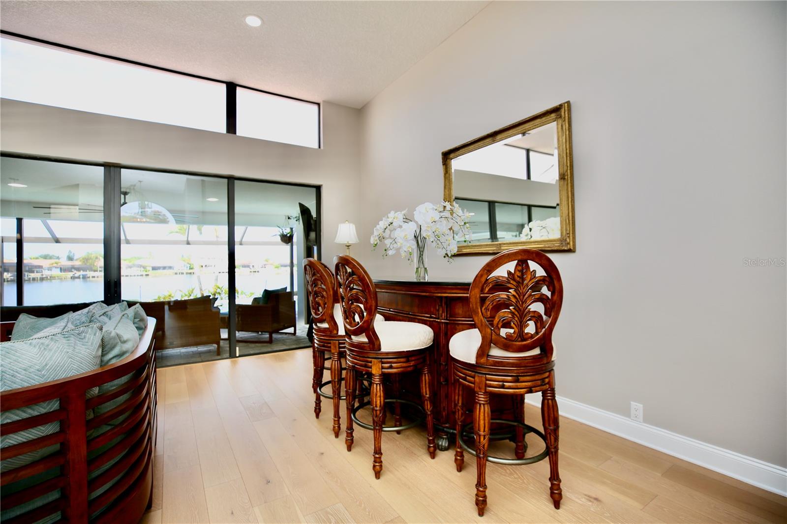 Large Living space with bar