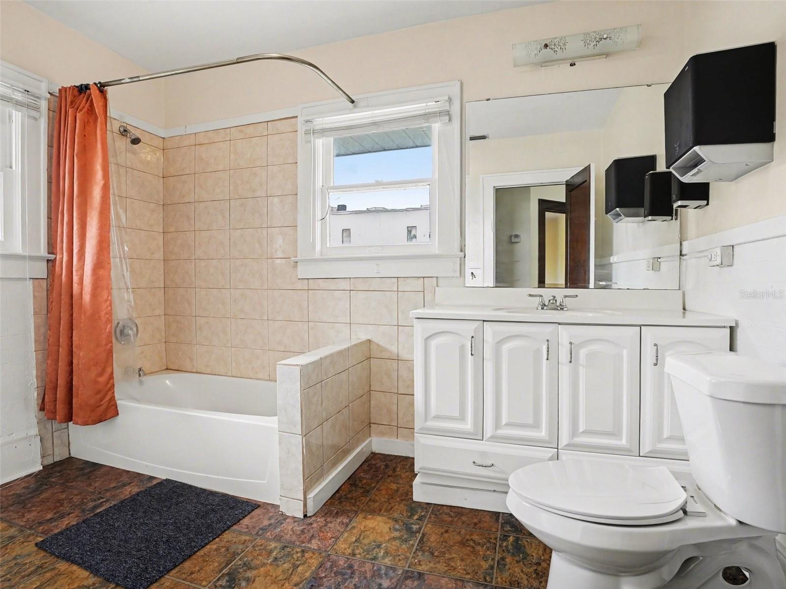 1214 E LIVINGSTON STREET ST, ORLANDO, FL, 32803