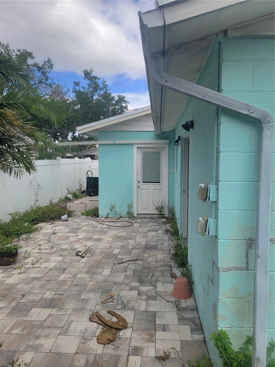 1834 NEW HAMPSHIRE AVE NE, ST PETERSBURG, FL, 33703