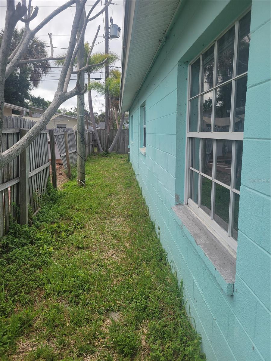 1834 NEW HAMPSHIRE AVE NE, ST PETERSBURG, FL, 33703