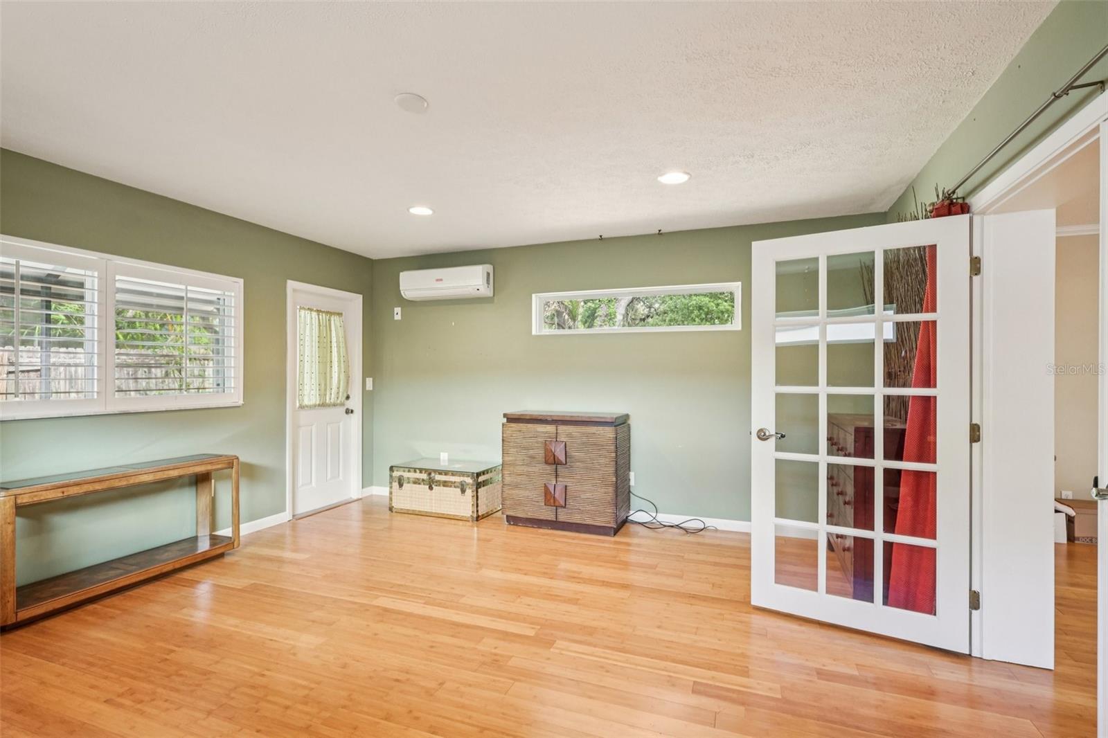 11732 MOFFAT AVE, TAMPA, FL, 33617