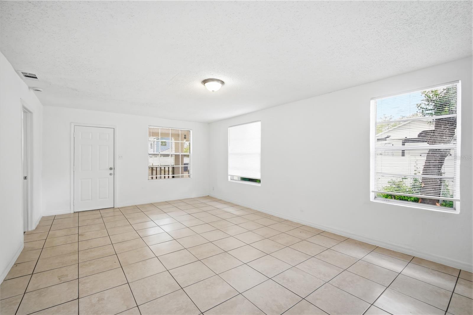 10019 N JASMINE AVE, TAMPA, FL, 33612