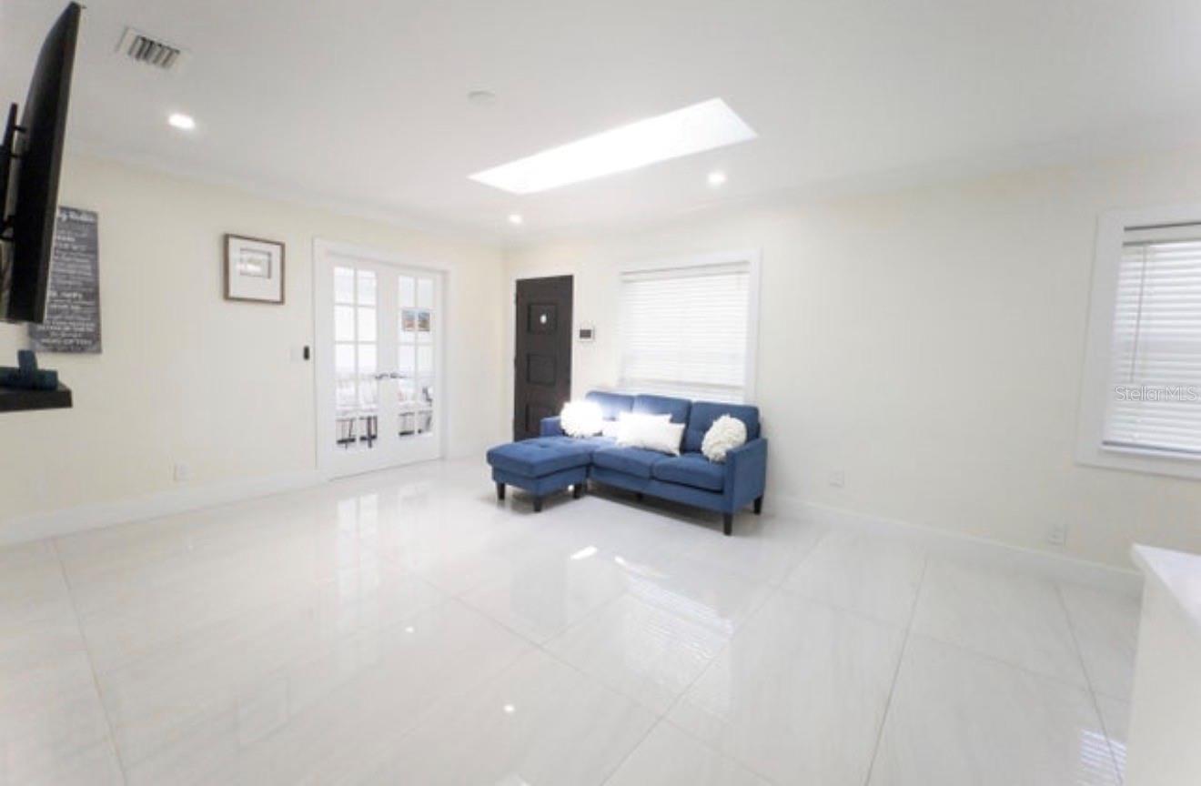 887 W PERRY ST, LANTANA, FL, 33462