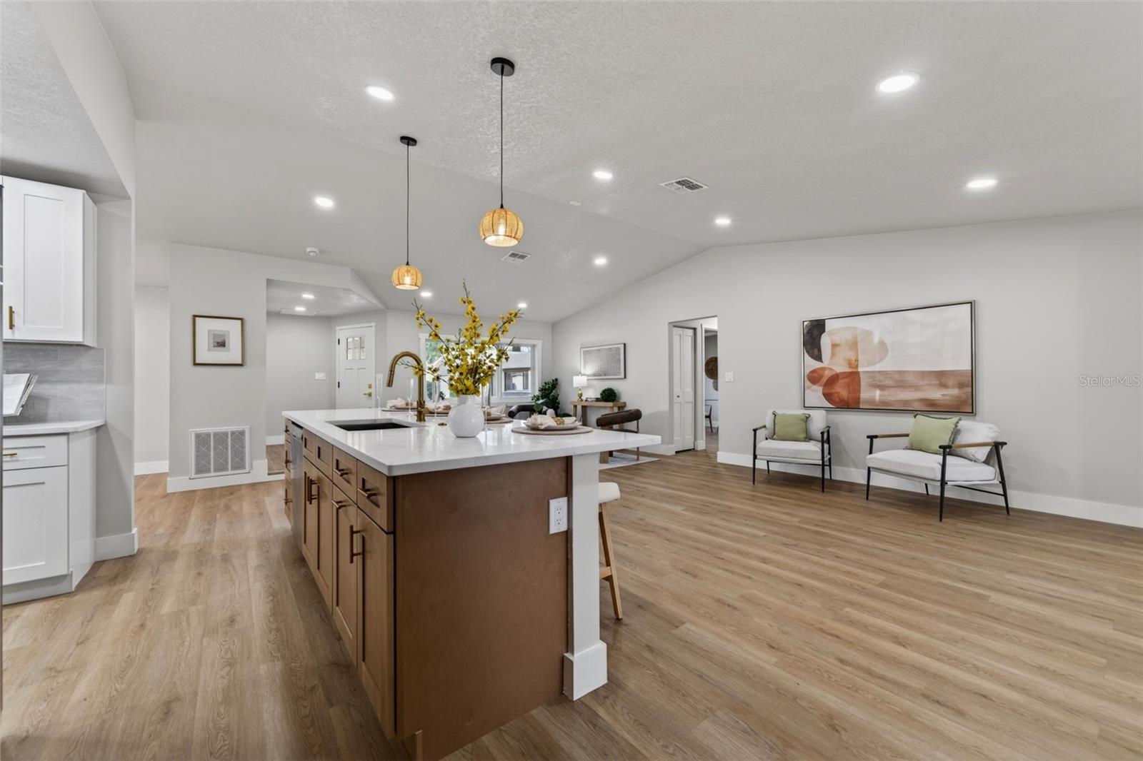 7833 BRISTOL CT, ST PETERSBURG, FL, 33709