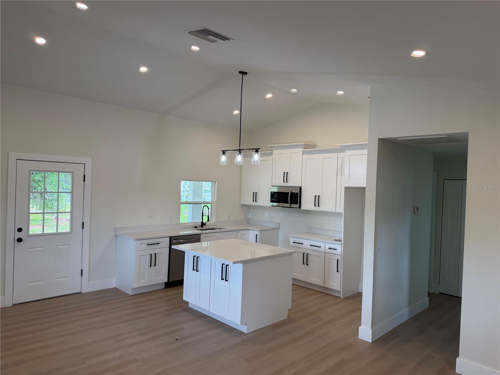 17936 STATE ROAD 52, LAND O LAKES, FL, 34638