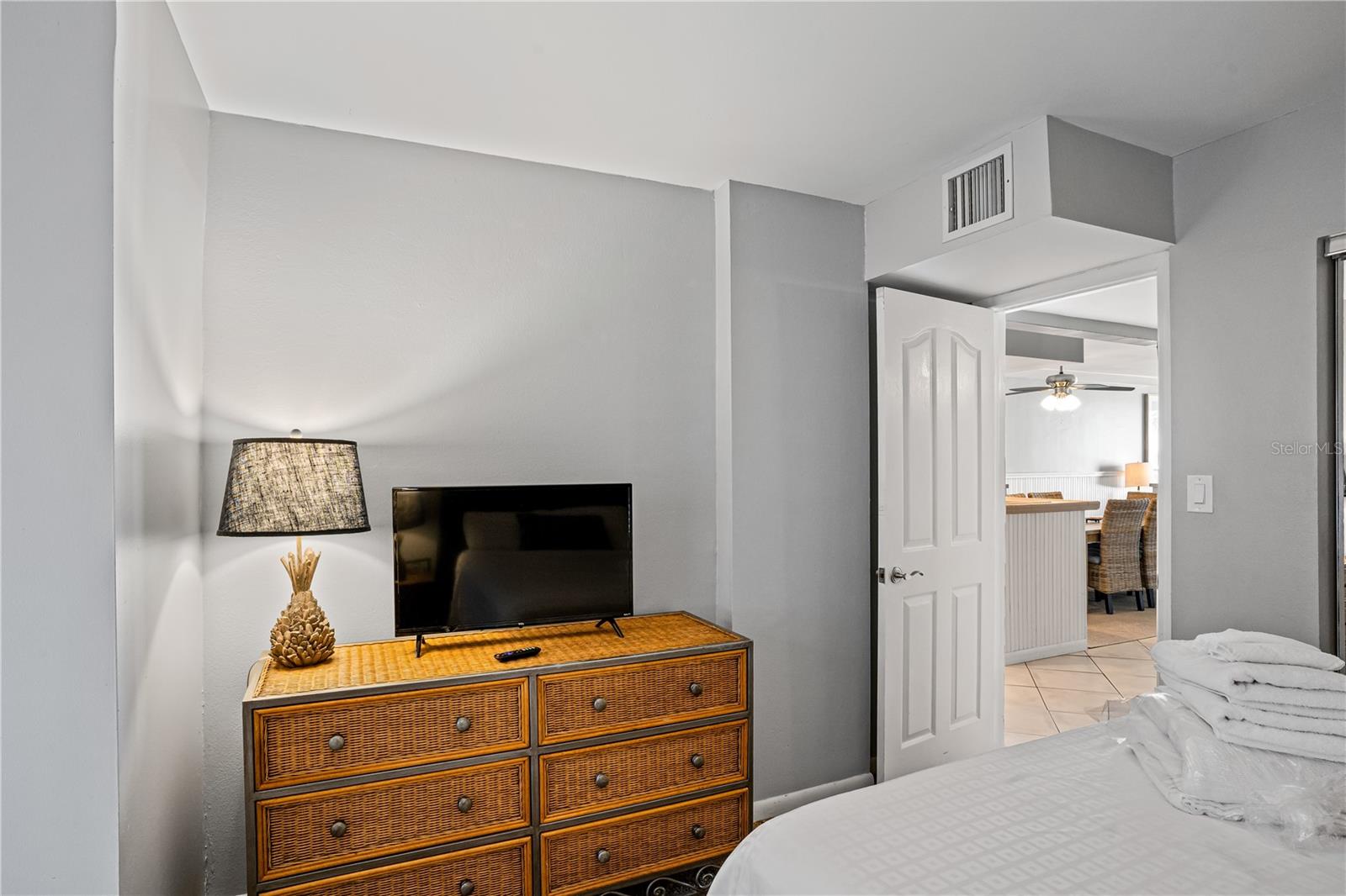 20000 GULF BLVD #305, INDIAN SHORES, FL, 33785