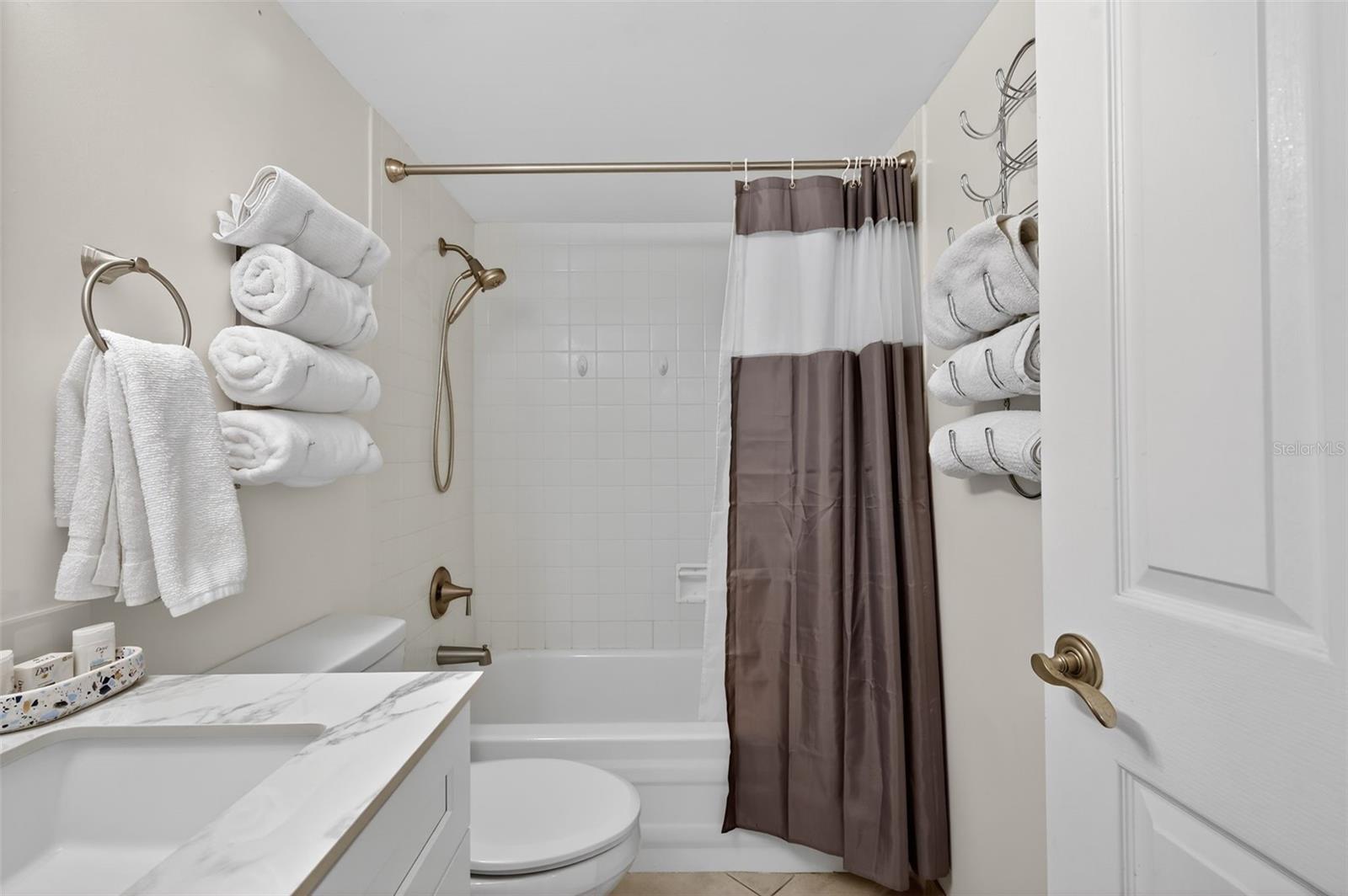 20000 GULF BLVD #305, INDIAN SHORES, FL, 33785