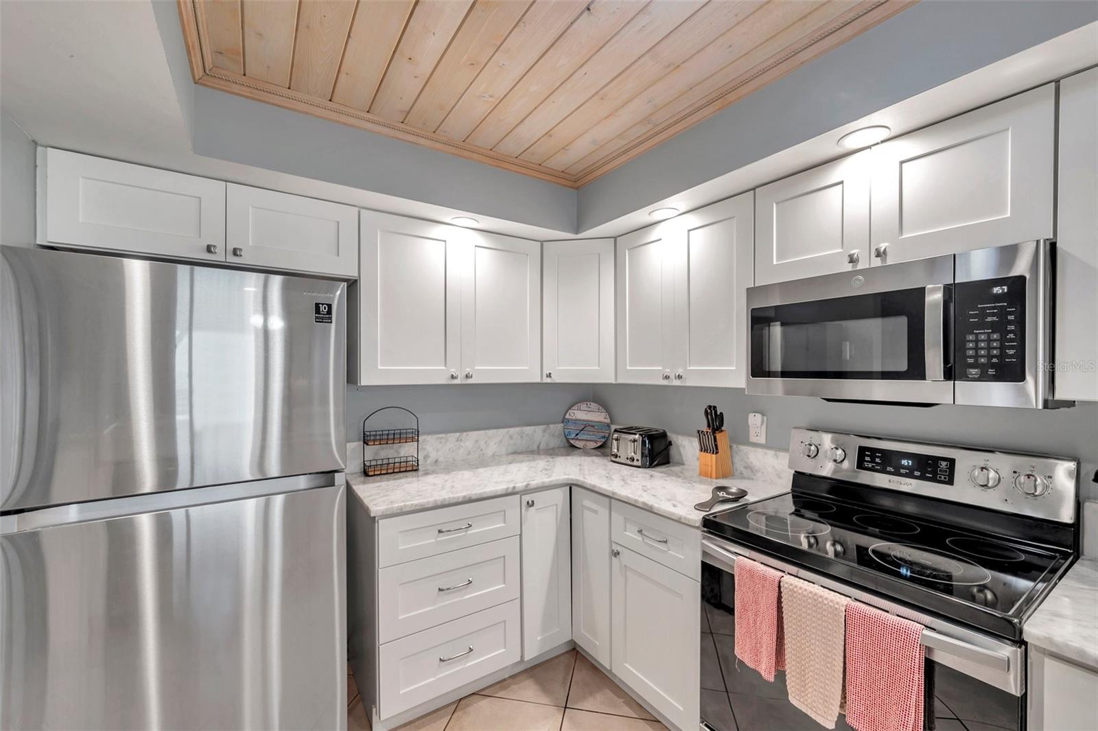 20000 GULF BLVD #305, INDIAN SHORES, FL, 33785