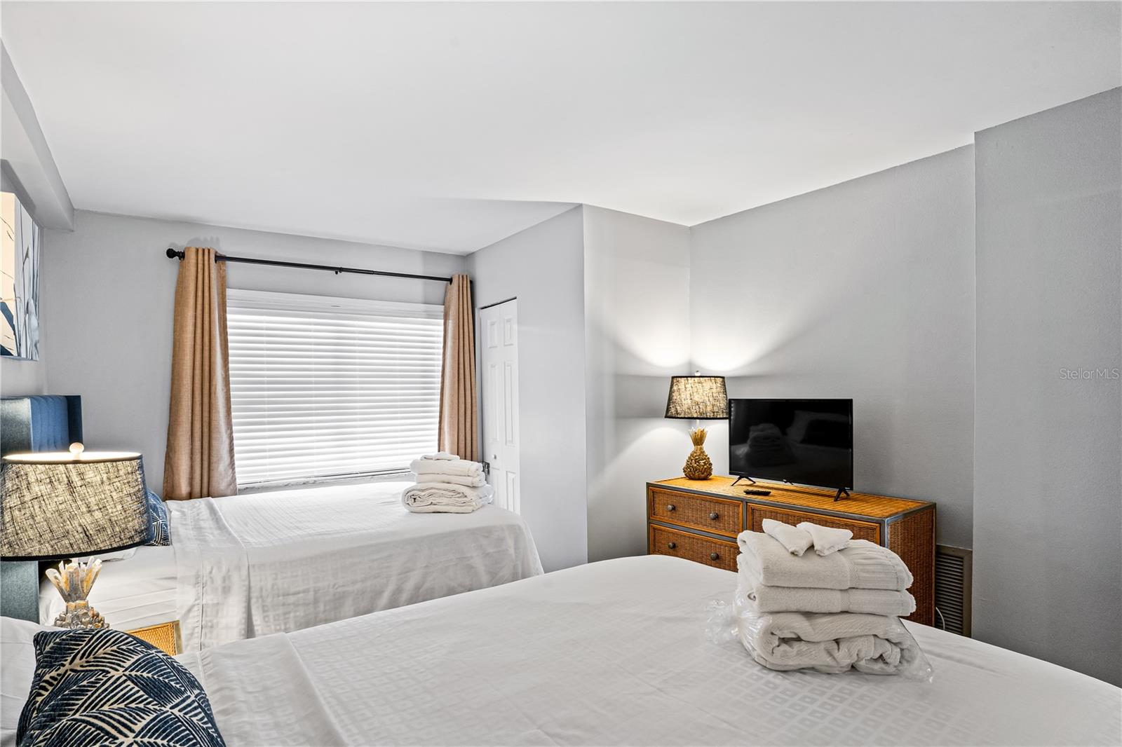 20000 GULF BLVD #305, INDIAN SHORES, FL, 33785