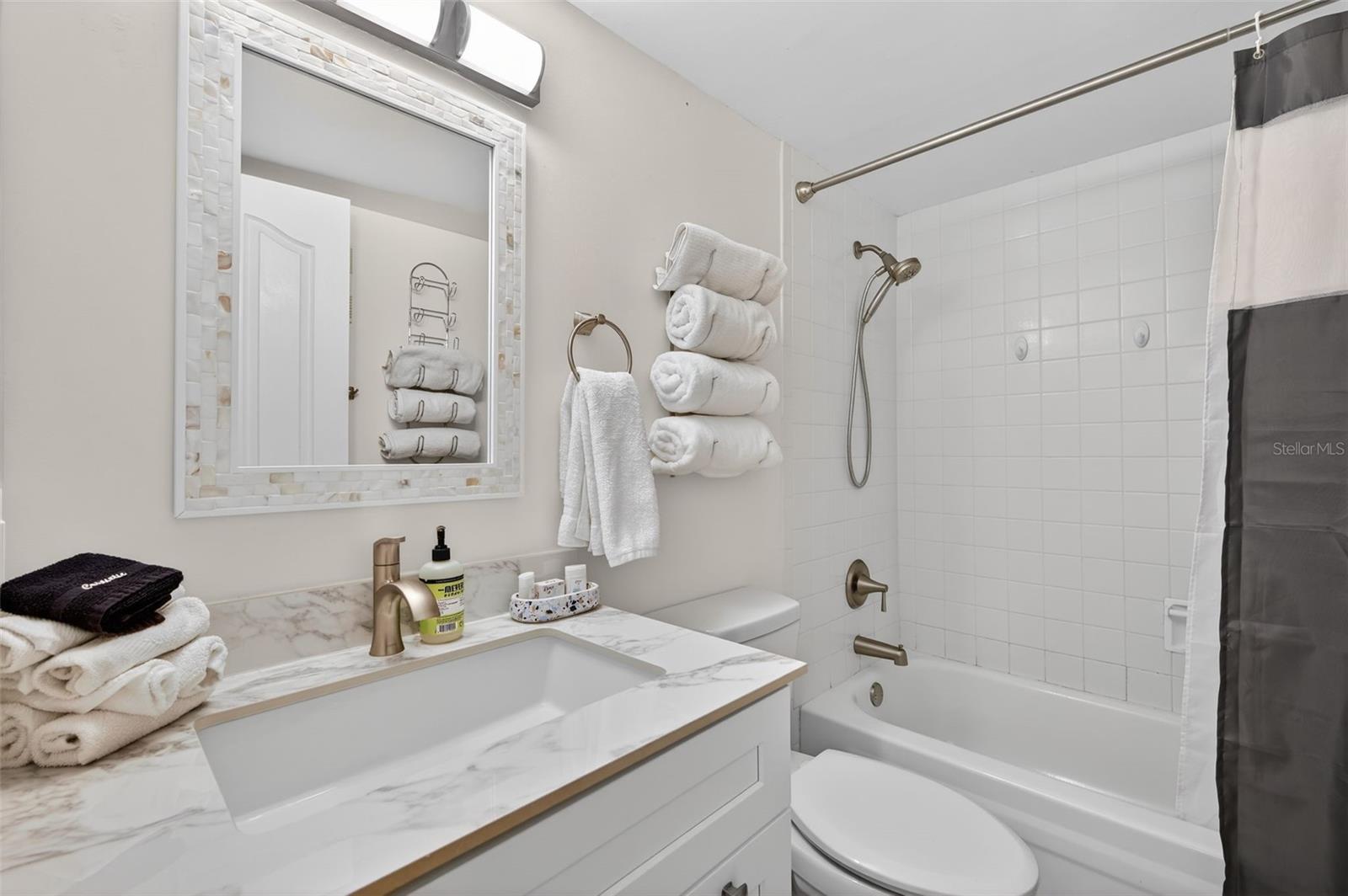 20000 GULF BLVD #305, INDIAN SHORES, FL, 33785