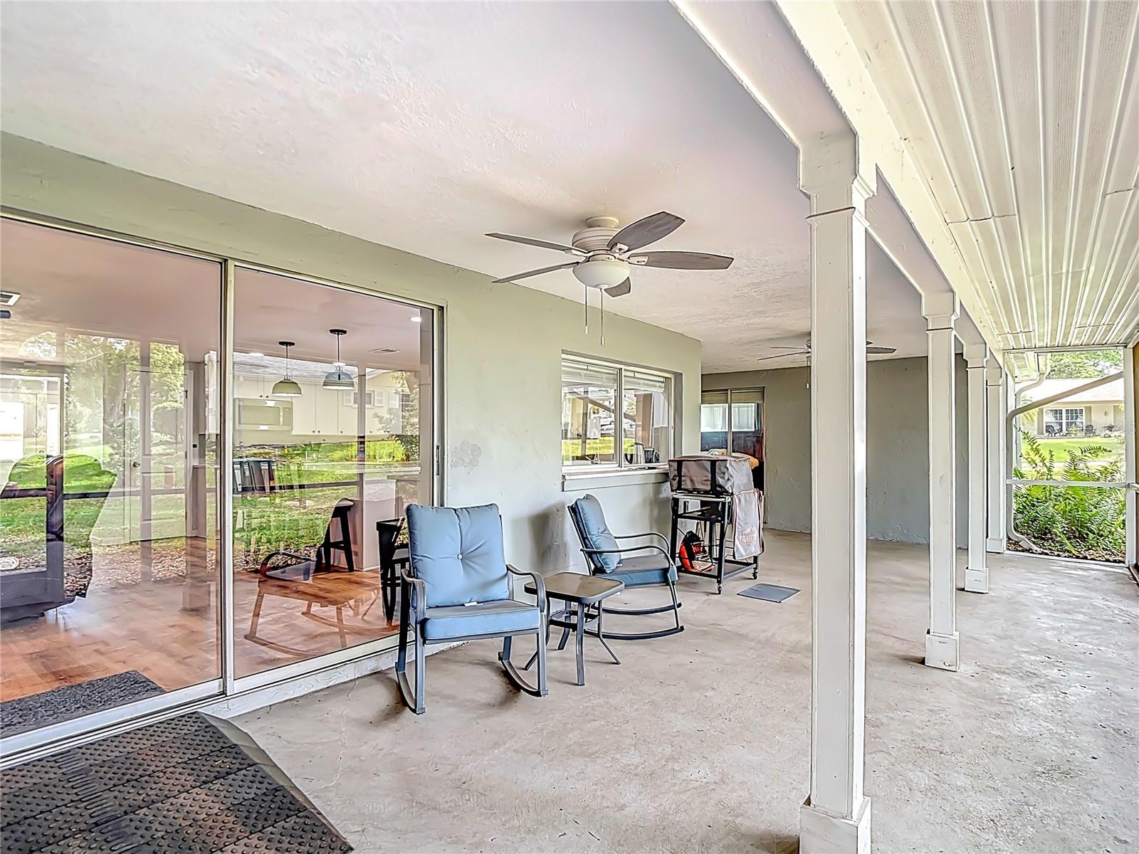 Spacious Lania screened enclosed.