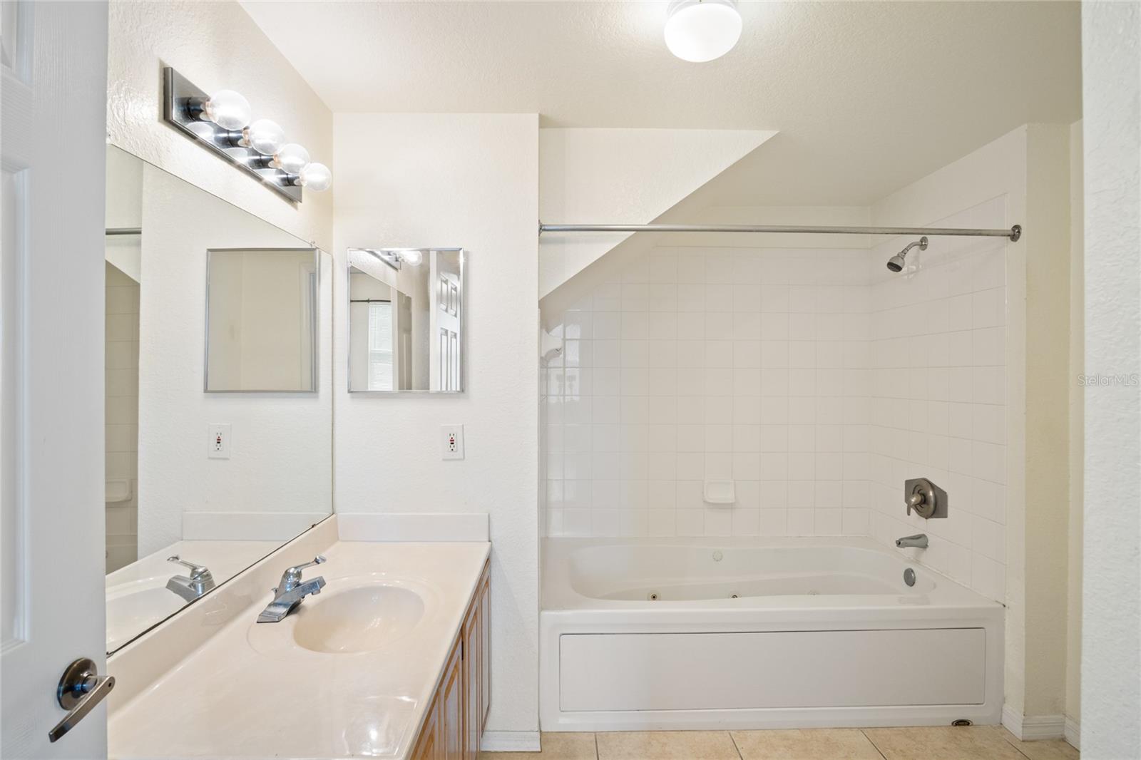 4009 VENETIAN BAY DR #102, KISSIMMEE, FL, 34741