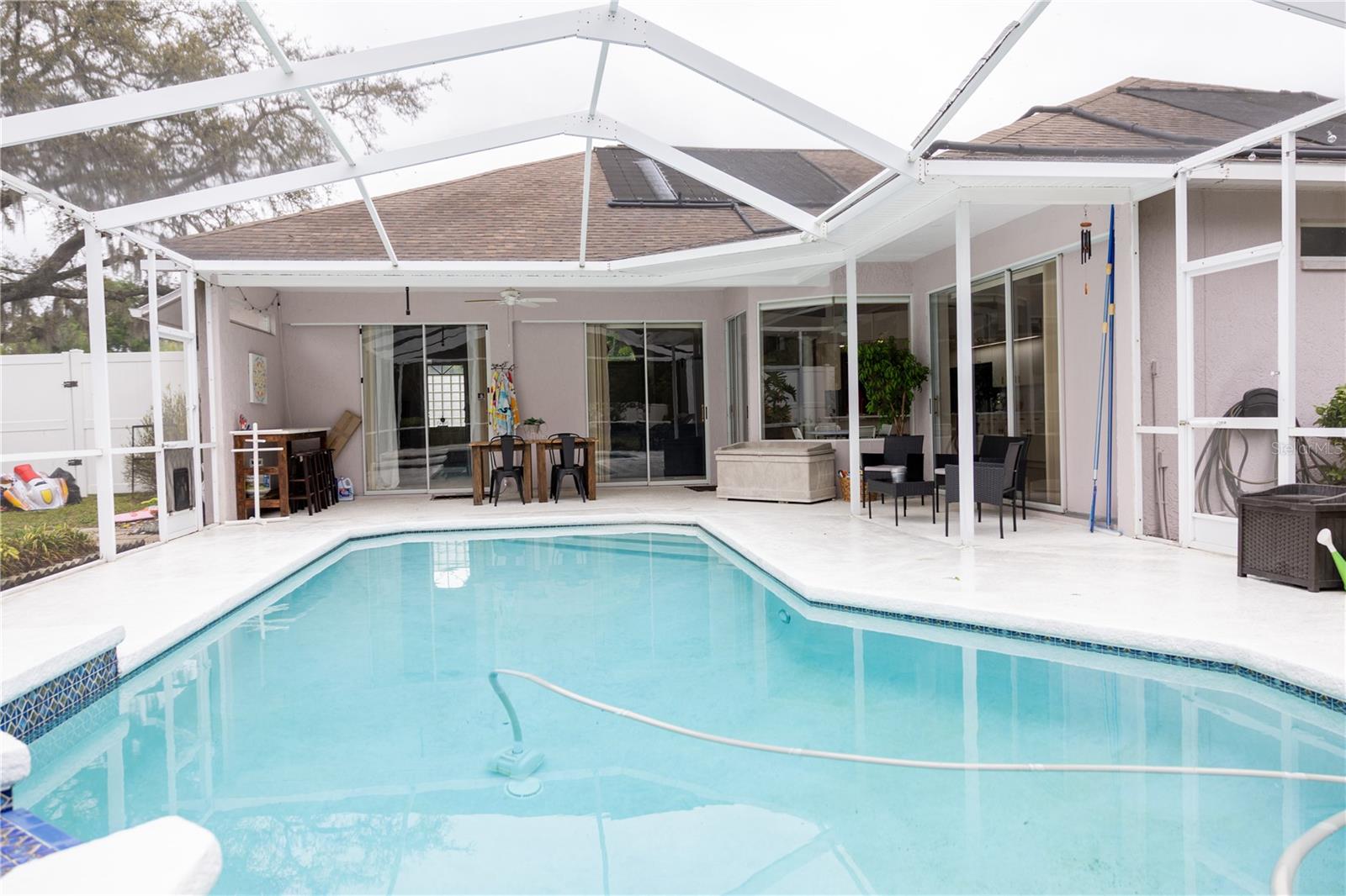 6305 S QUEENSWAY DR, TEMPLE TERRACE, FL, 33617
